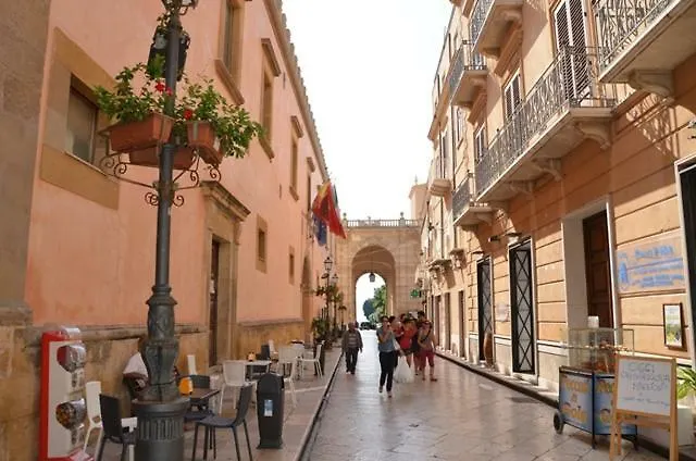 La Terrazza Dietro Il Duomo Марсала Апартаменты